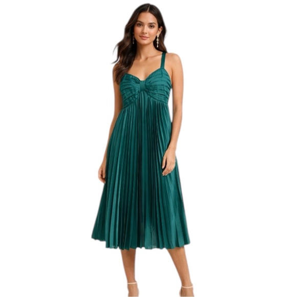 Wishlist Dresses & Skirts - Wish Apparel Green Pleated Dress Size S Sleeveless Empire Waist Flowy